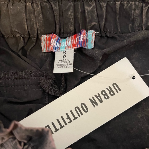 UO | Sloan Nylon Ultra-Baggy Ballon Pants - Picture 9 of 9